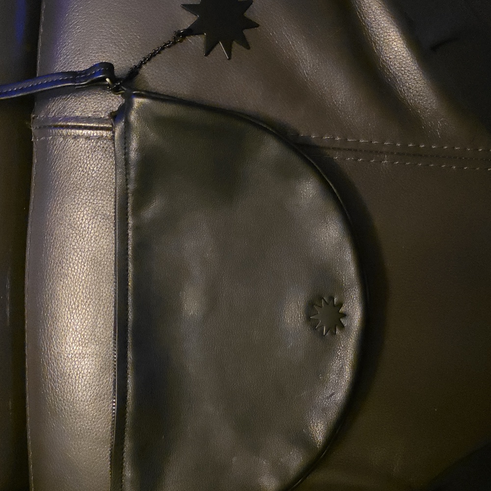 Black Crescent Crossbody Bag - House Of Harlow 1960